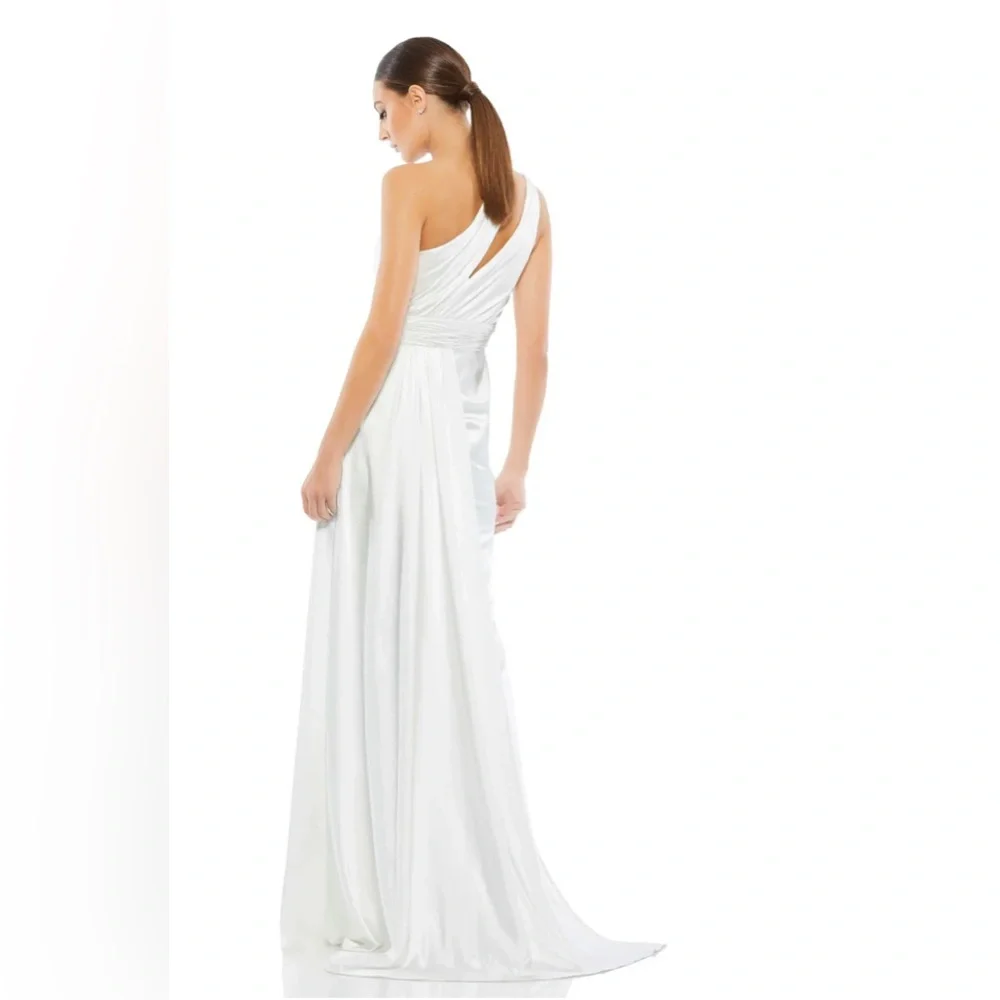 NWT Mac Duggal White One Shoulder‎ Cutout Charmeuse Gown Size 4